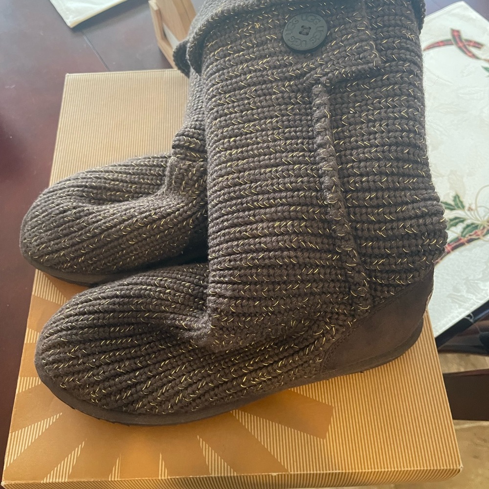 Broom sweater Ugg boots